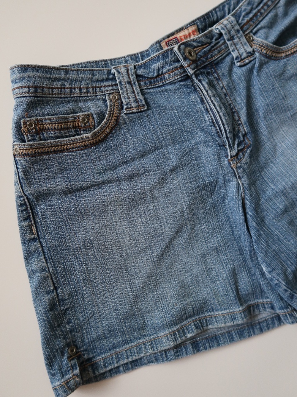 Medium Wash Jean Shorts | Stretch | Size 6
